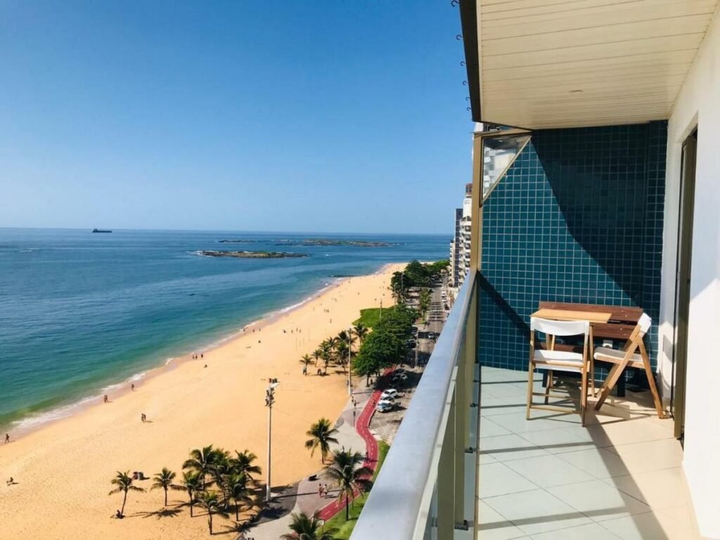 Varanda do Diamond Beach com vista direta para a praia que está logo abaixo