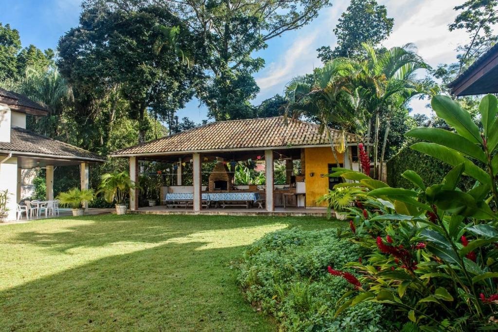 varanda da Casa Riviera uma opção de airbnb na Riviera de São Lourenço