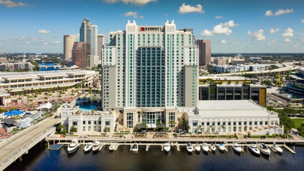 fachada do Tampa Marriott Water Street um dos hotéis em Tampa