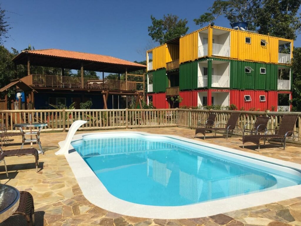piscina do Trakai Suites em Itamambuca