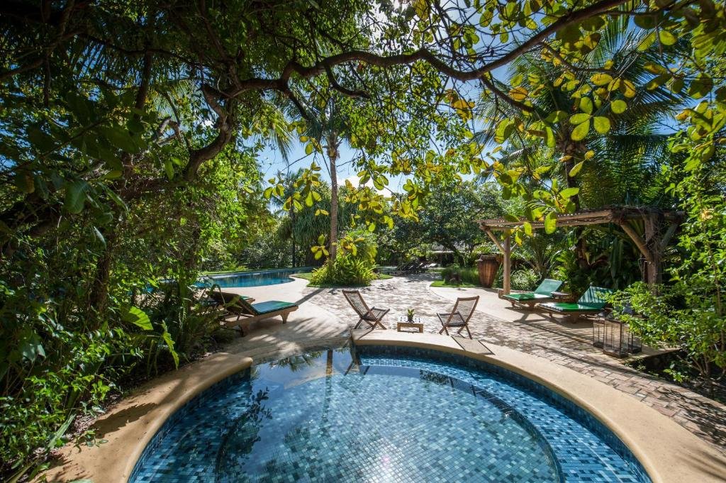 Piscinas de uma das pousadas em Pipa, a Toca da Coruja