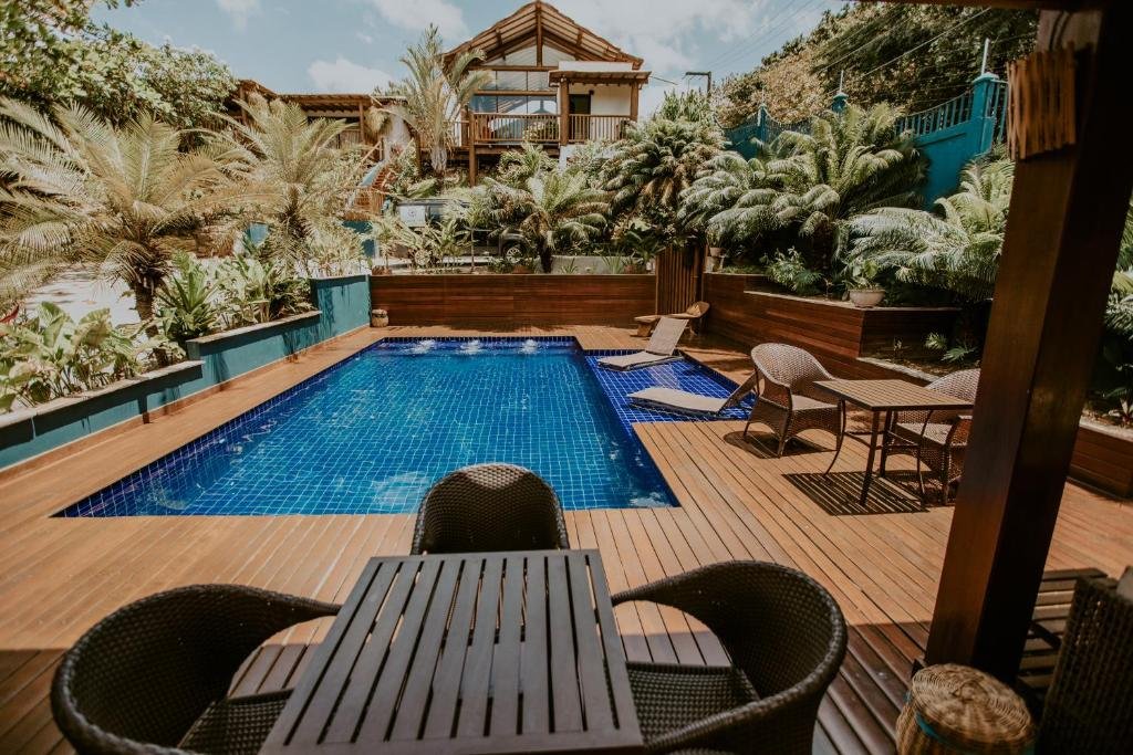 Piscina e área externa da Pousada Alto da Pipa