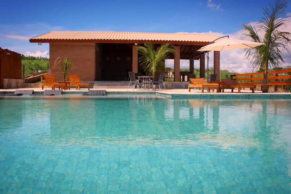 Piscina da Pousada Tabaty em Delfinópolis.