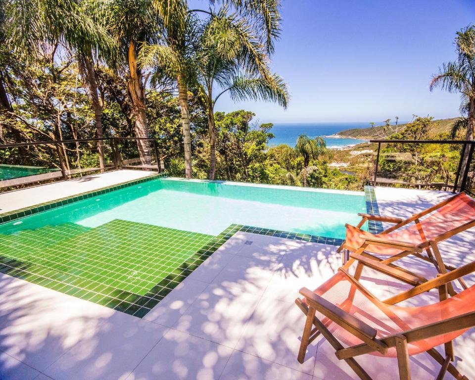 Piscina e vista da Pousada The Rosebud