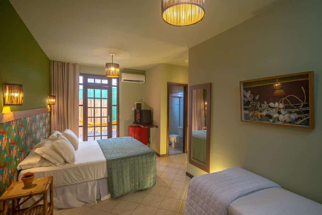 Quarto da Pousada Villa Maeva, em Itacimirim, uma das pousadas na Linha Verde na Bahia