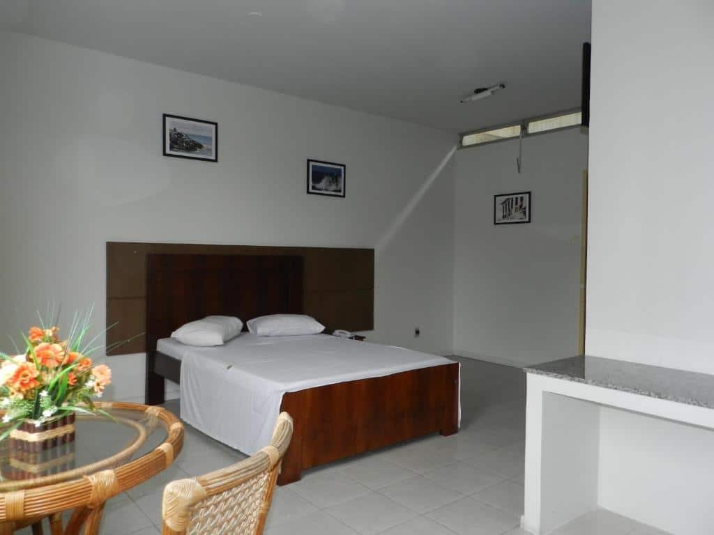 Quarto Eldorado Inn.
