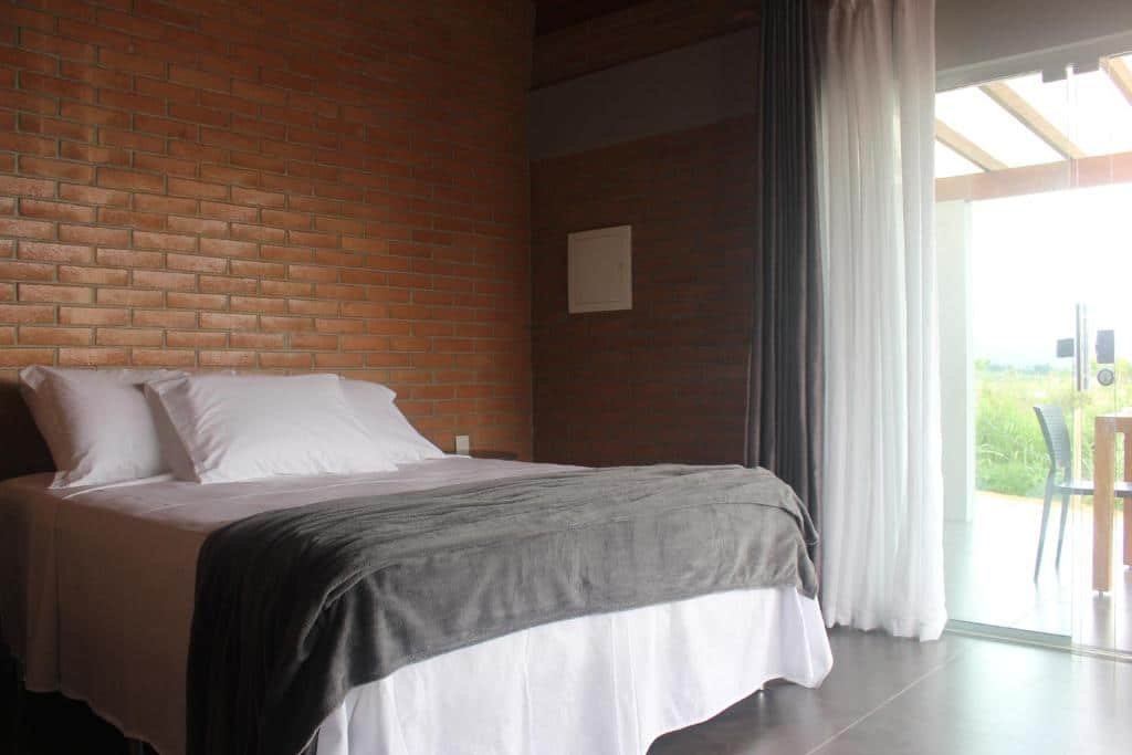 Quarto com varanda na Pousada Tabaty.